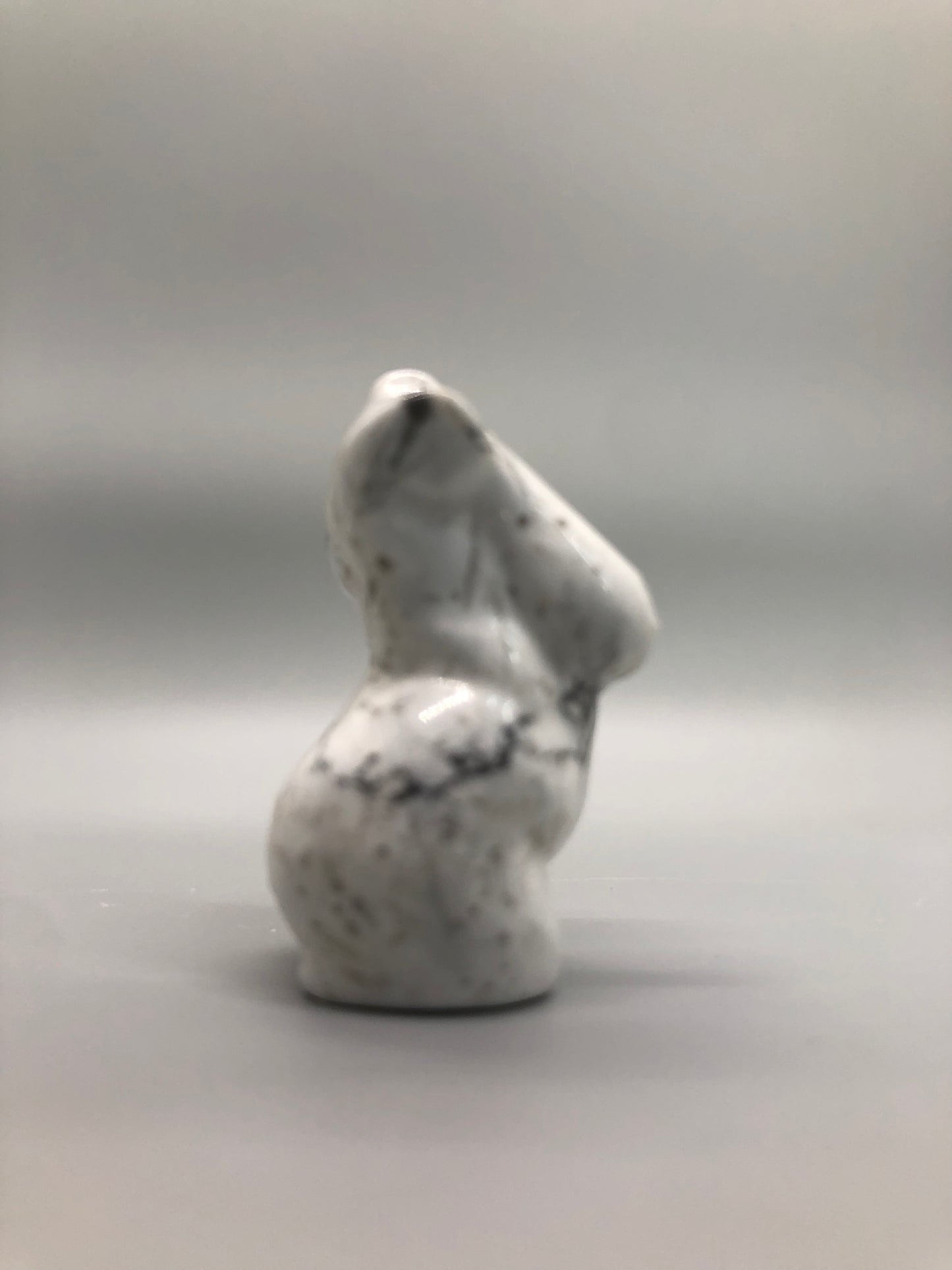 Mini Howlite Size Queen Body Carving