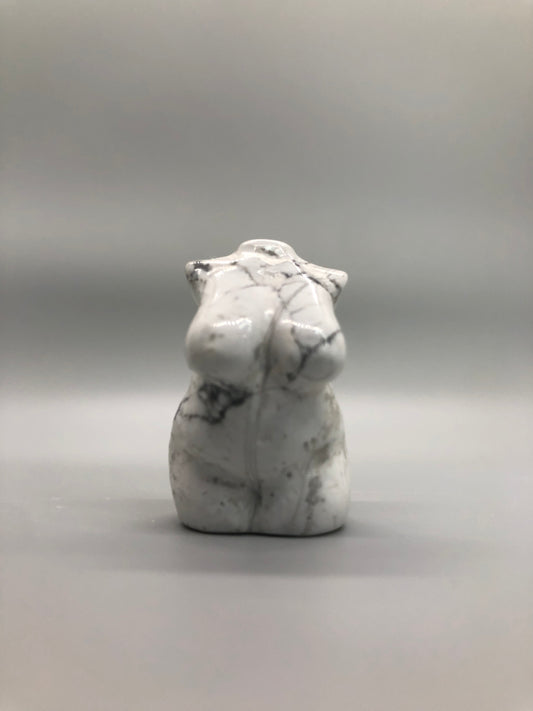 Mini Howlite Size Queen Body Carving