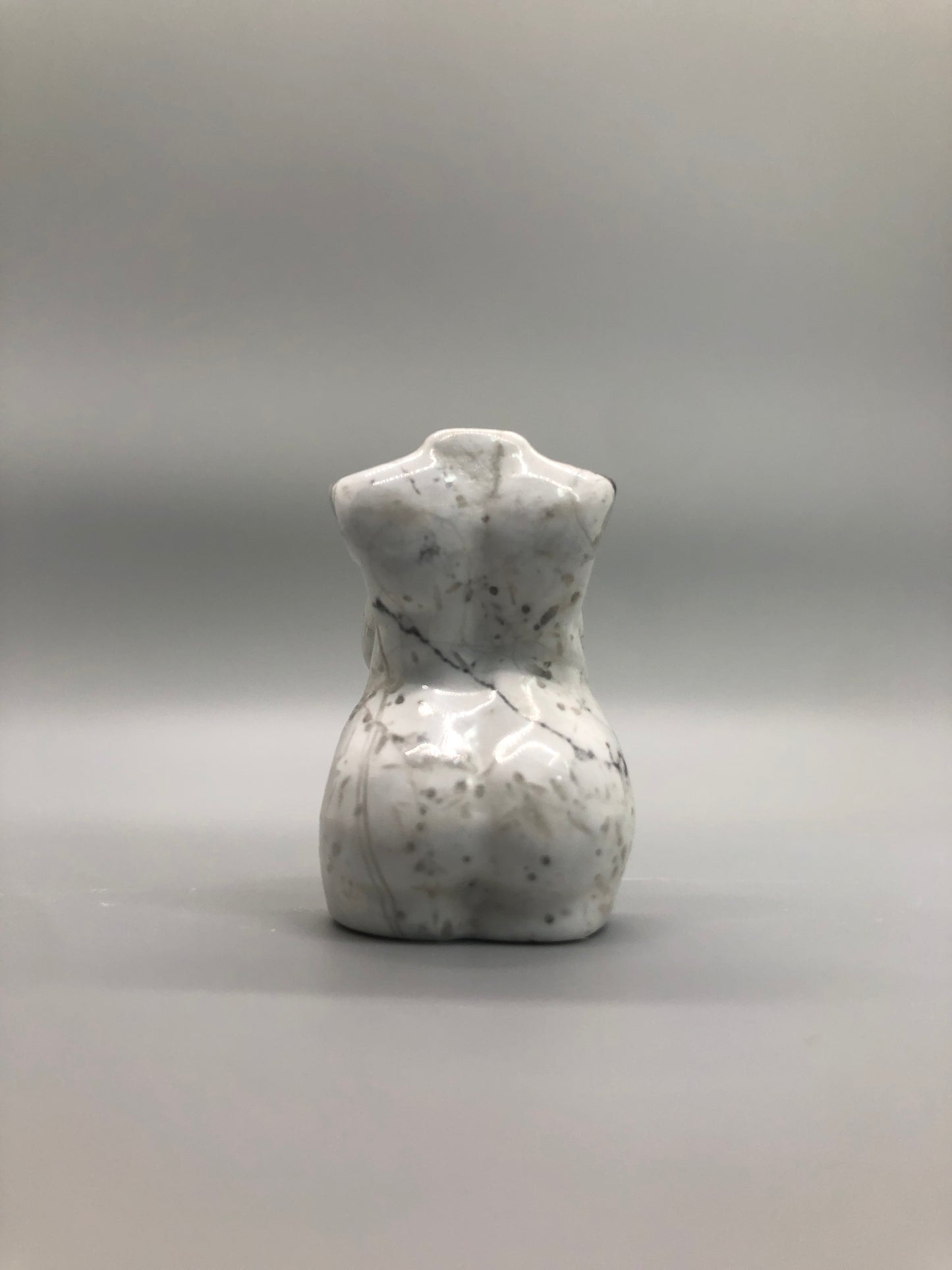Mini Howlite Size Queen Body Carving